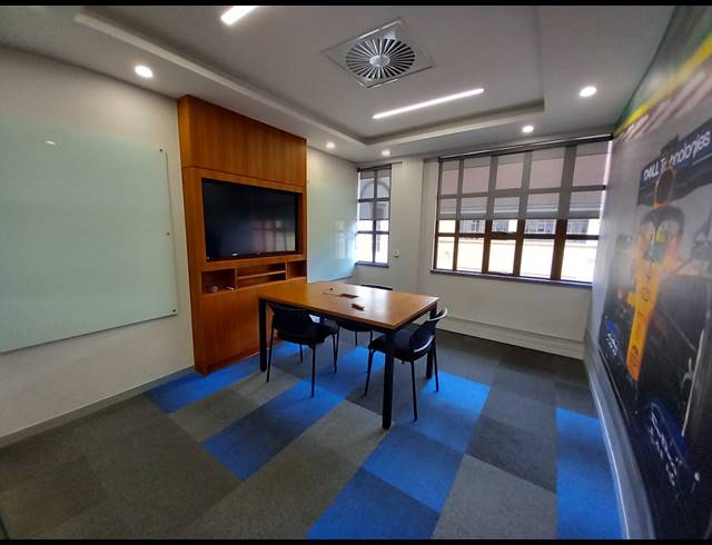 1,990M² OFFICE TO LET IN BRYANSTON